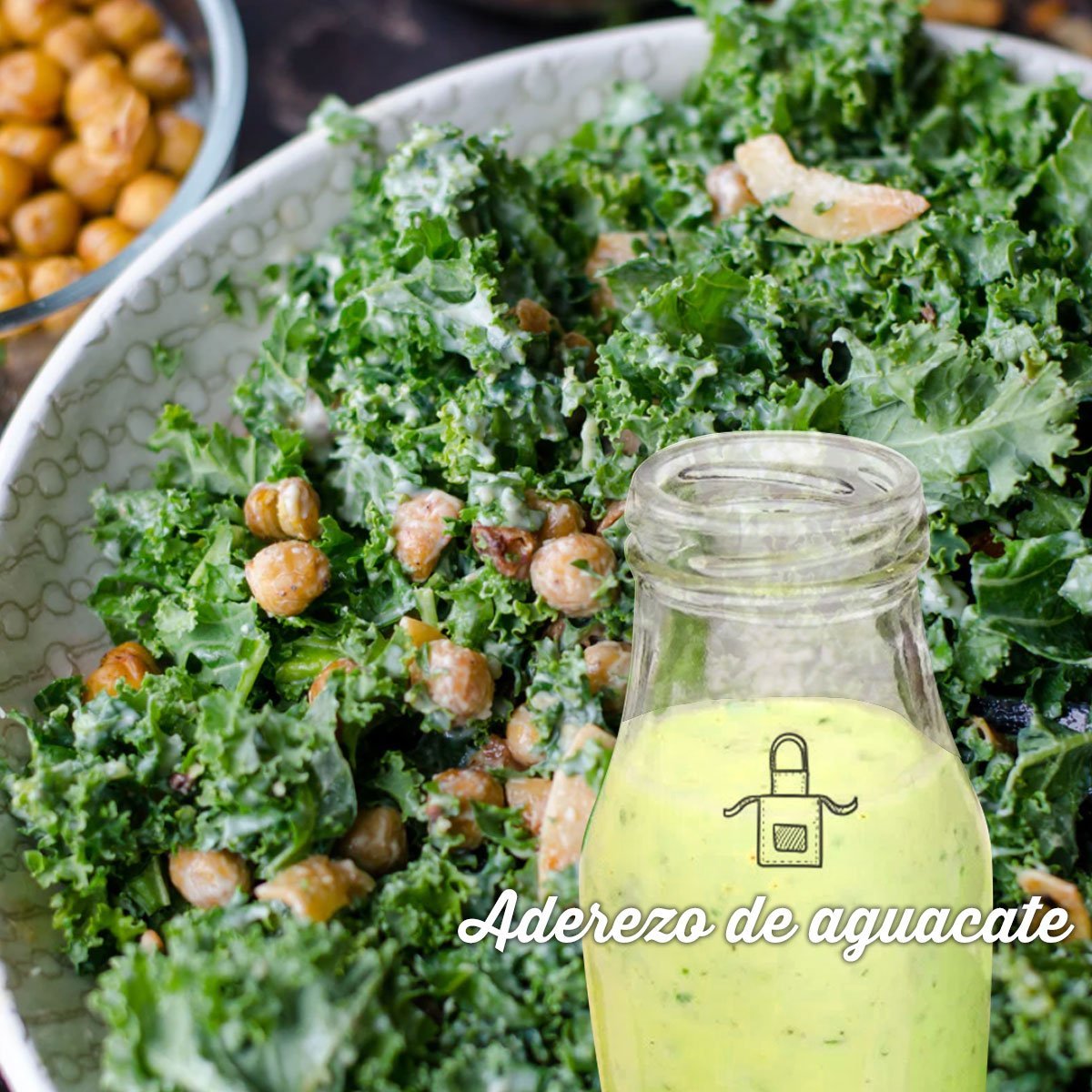 Ensalada de kale con aderezo de aguacate