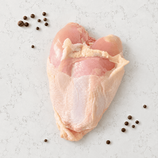 Pechuga entera con hueso de pollo de pastoreo aprox 1.1 kg Vikinga Tropical