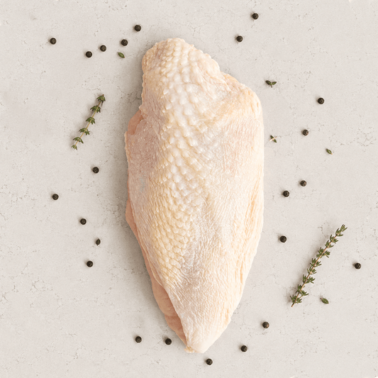 DILMUN Pechuga de pollo de pastoreo con hueso aprox 600g Santa Pradera