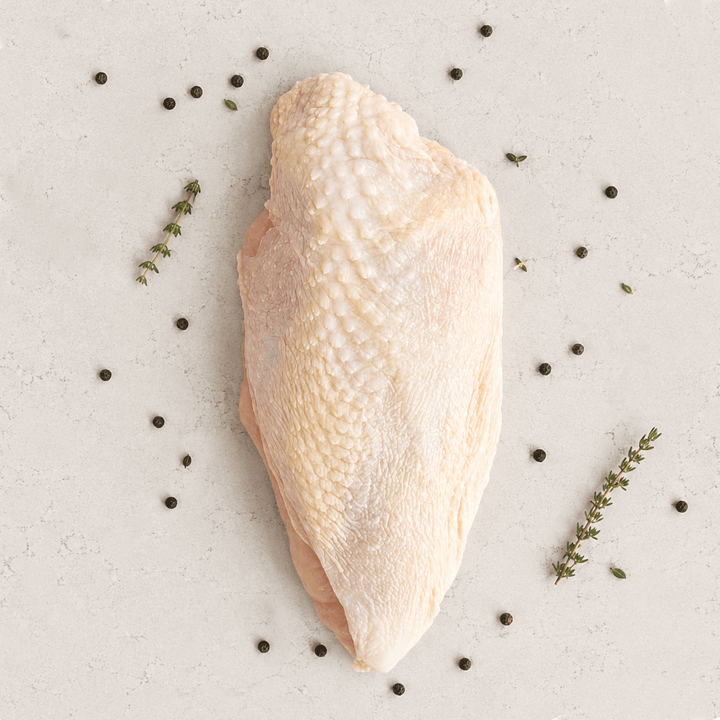 DILMUN Pechuga de pollo de pastoreo con hueso aprox 600g Santa Pradera